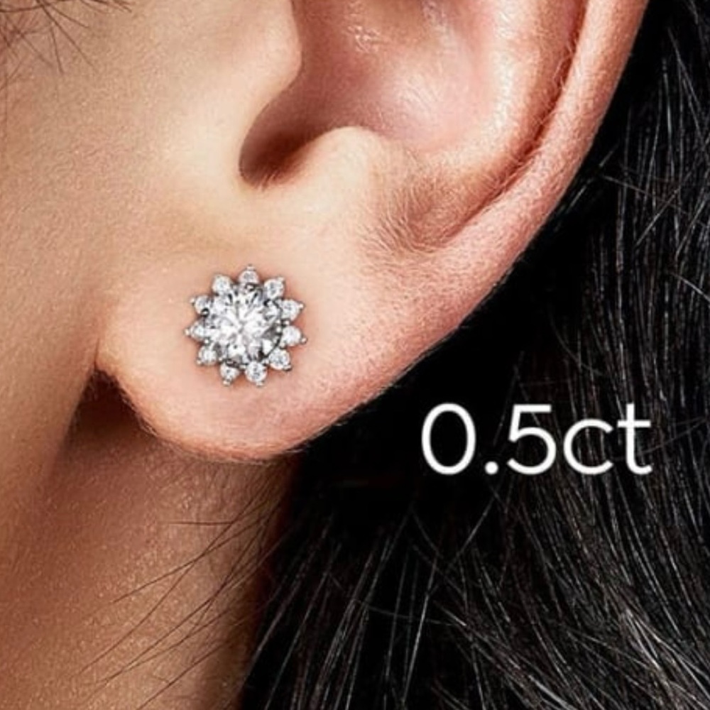 925 Sterling Silver Moissanite Flower Dainty Stud Earring